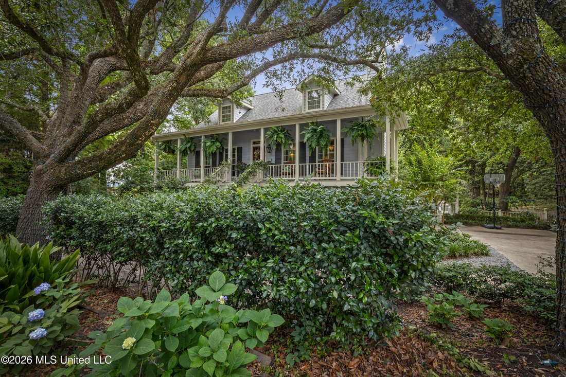 House in Ocean Springs, Mississippi, United States 1 - 18179083