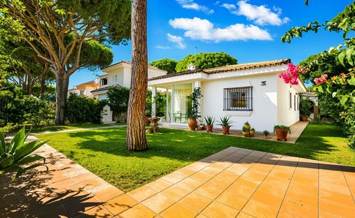 Chalet in Chiclana de la Frontera, Andalusia, Spain 1