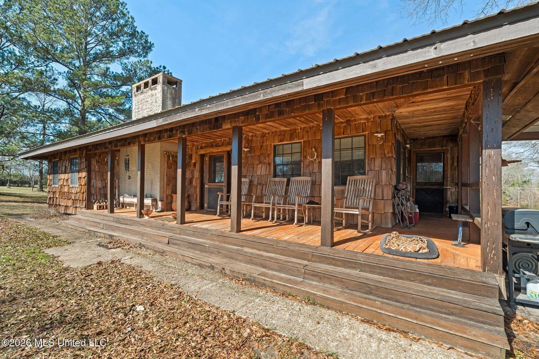 House in Poplarville, Mississippi, United States 2 - 18178997