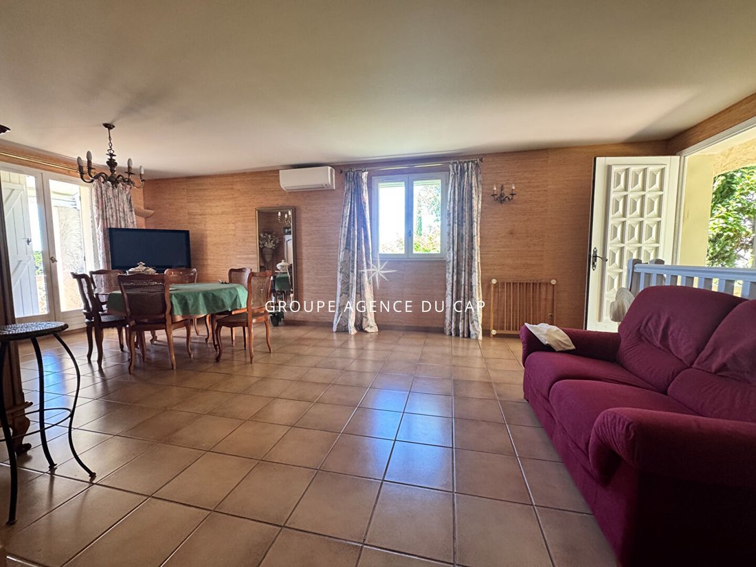Villa in Le Dramont-Agay-Anthéor-Le Trayas, Saint-Raphaël, France 3 - 18182839