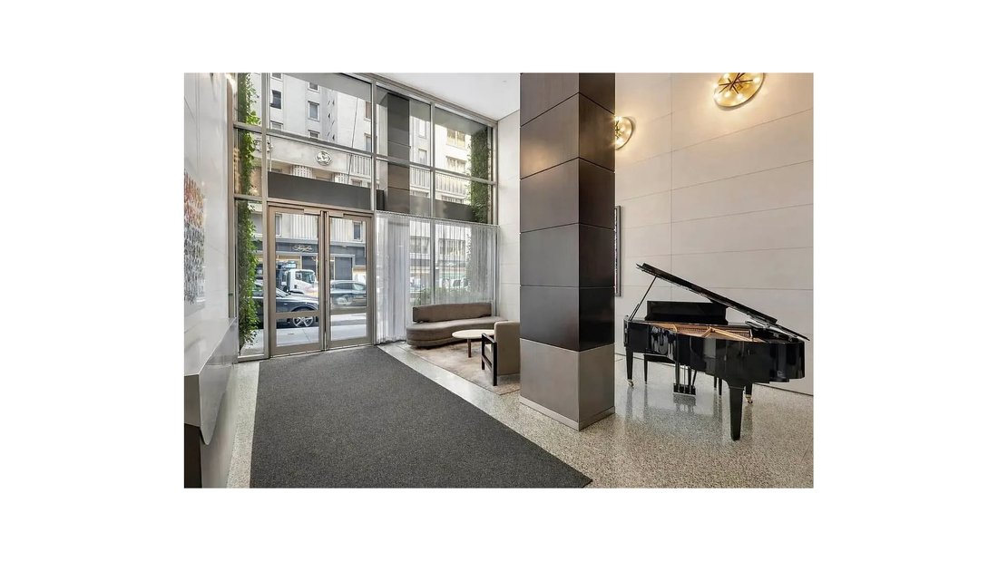 Condo in New York, New York, United States 5 - 18165468