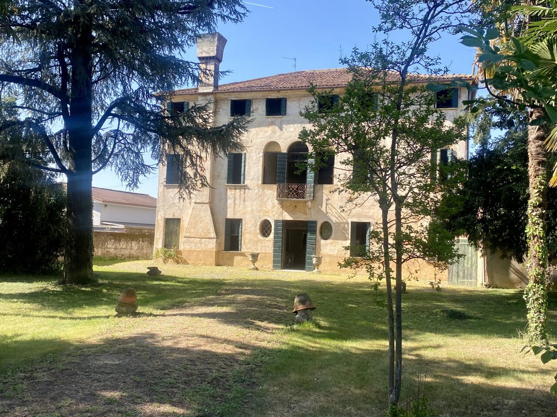 Villa in Castelfranco Veneto, Veneto, Italy 4 - 18185639