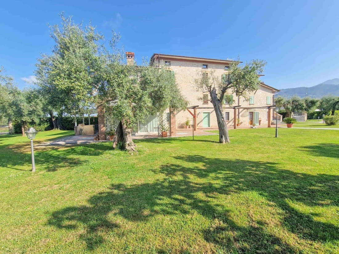 House in Strettoia-Capezzano-Valdicastello, Pietrasanta, Tuscany 3 - 18183965