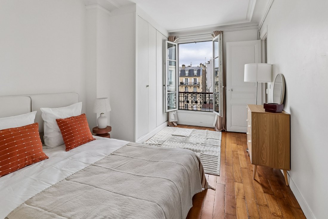 Apartment in Cambronne-Garibaldi, Paris 15e Arrondissement, Paris 5 - 18182673