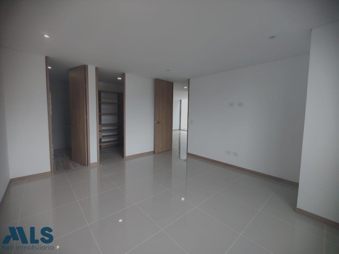 Apartment in Envigado, Antioquia, Colombia 4 - 18182242