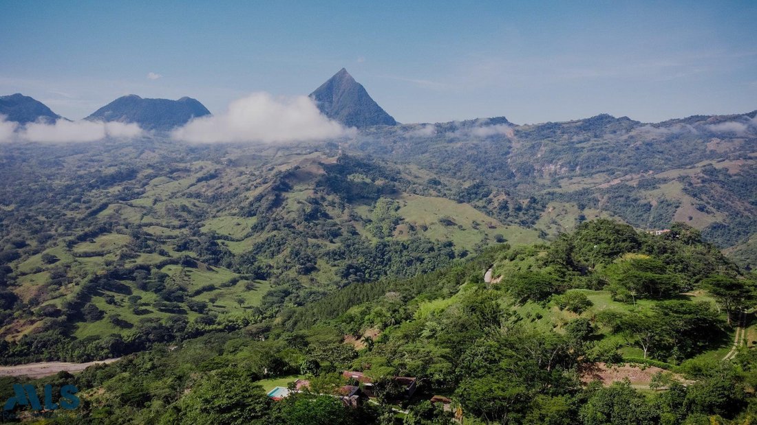 Land in La Siria, Antioquia, Colombia 3 - 18182210