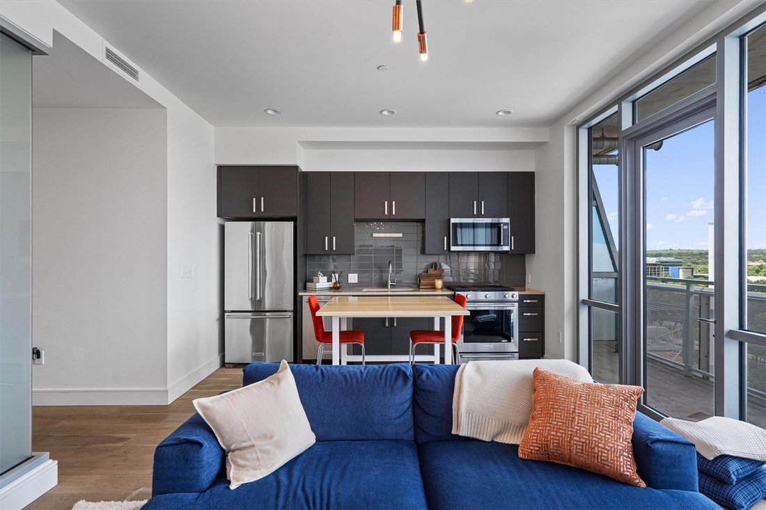 Condo in Austin, Texas, United States 5 - 18184477