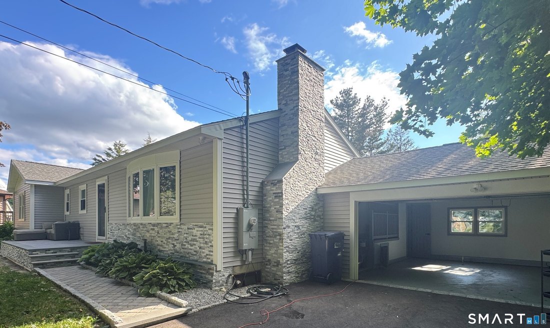 House in Ansonia, Connecticut, United States 2 - 18098864