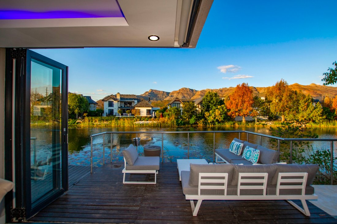 House in Paarl, Western Cape, South Africa 5 - 18184081