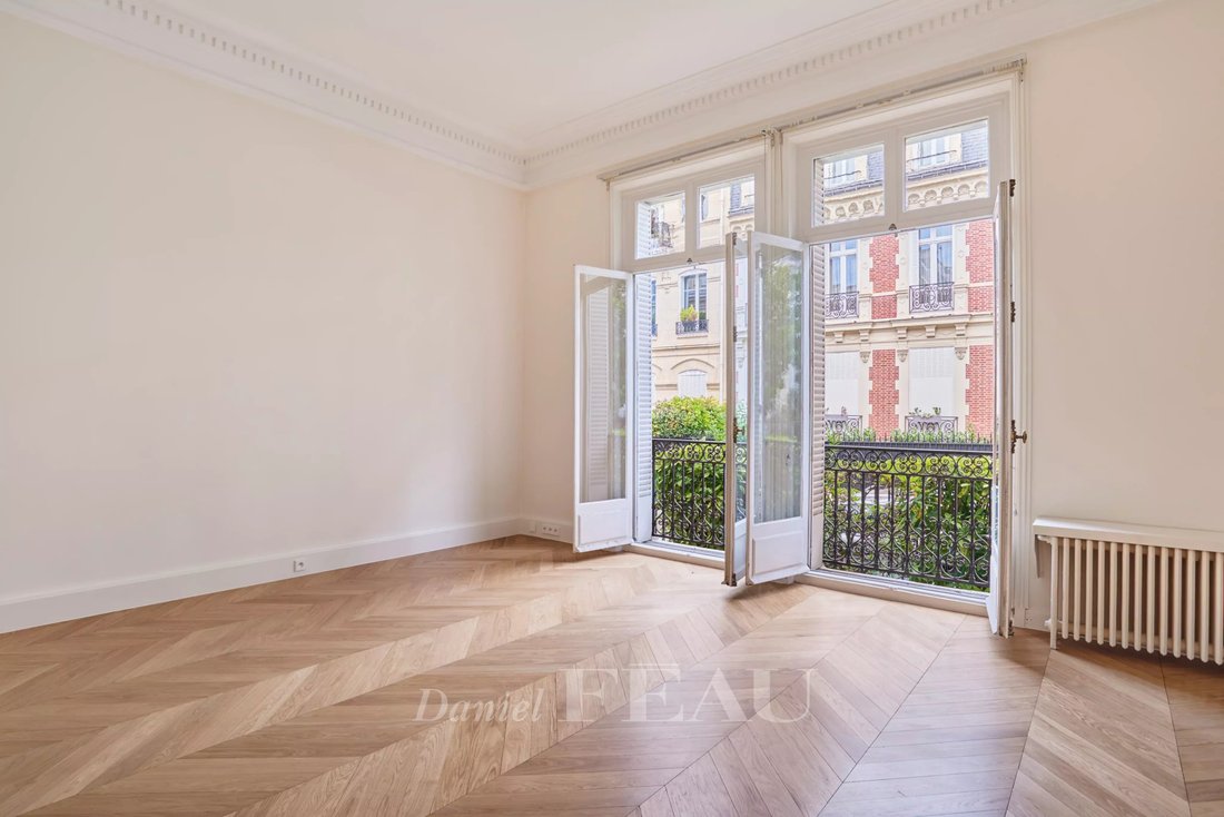Estate in Neuilly-sur-Seine, Ile-de-France, France 5 - 18182623