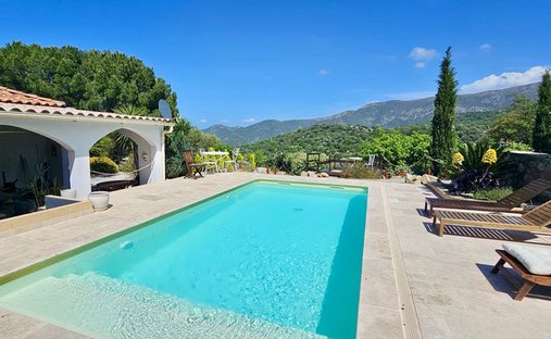 House in Ville-di-Paraso, Corsica, France 1