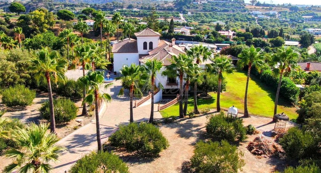 Country House in Estepona, Andalusia, Spain 2 - 16841047