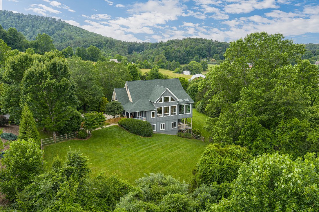 House in Barnardsville, North Carolina, United States 4 - 18183205