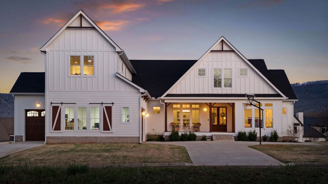 House in South Pittsburg, Tennessee, United States 1 - 18186072