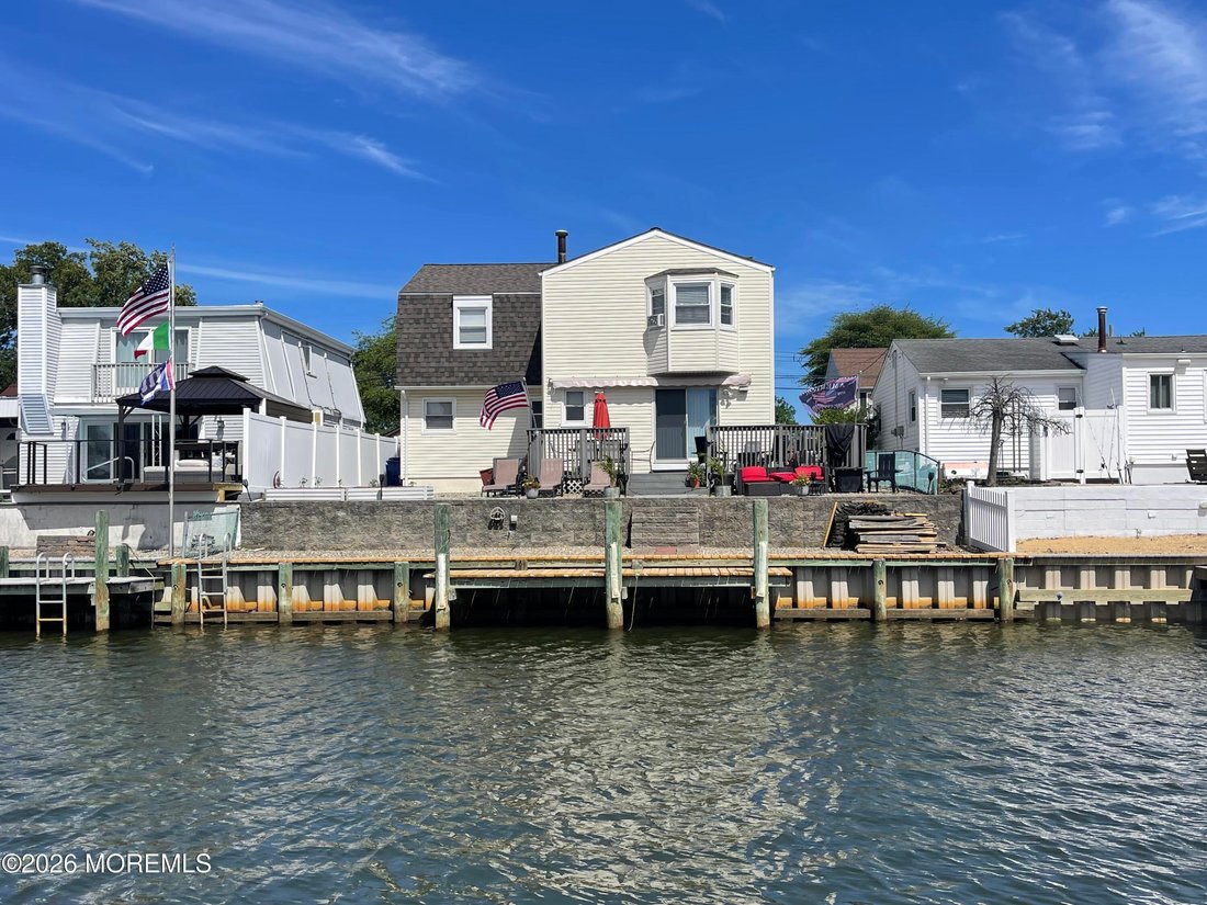 House in Toms River, New Jersey, United States 1 - 18184791