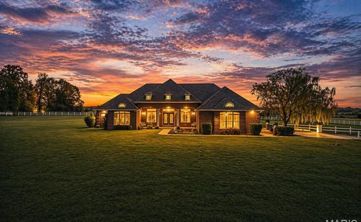 House in Dixon, Missouri, United States 1