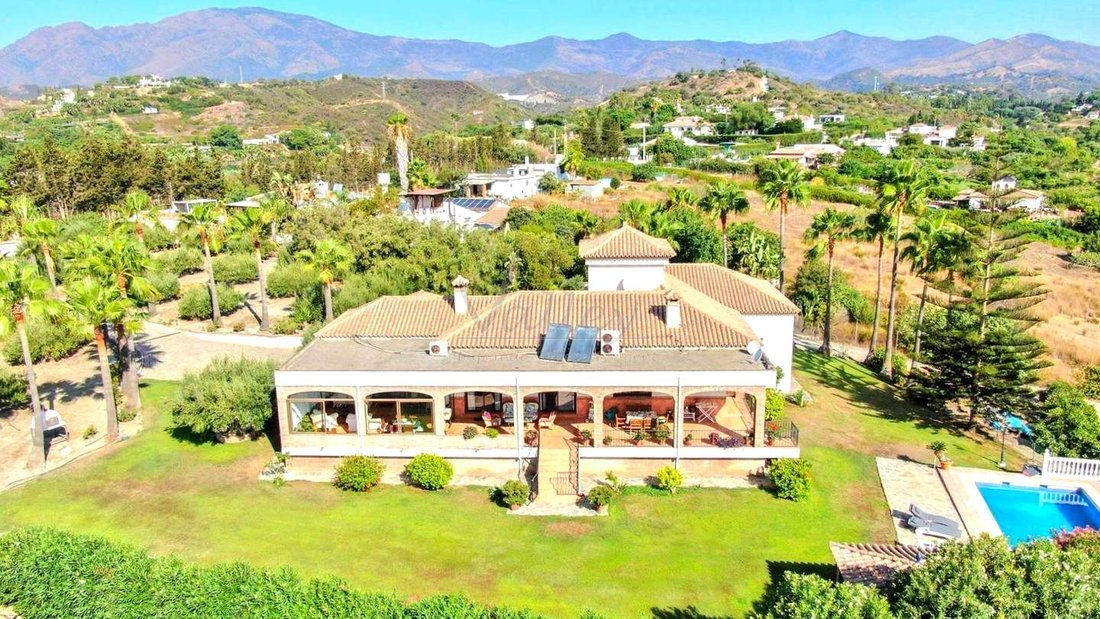 Country House in Estepona, Andalusia, Spain 4 - 16841047