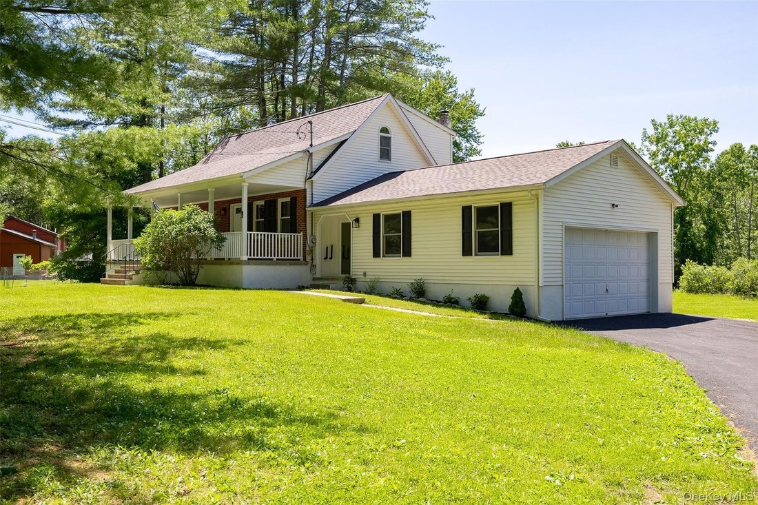House in Spackenkill, New York, United States 2 - 18125852