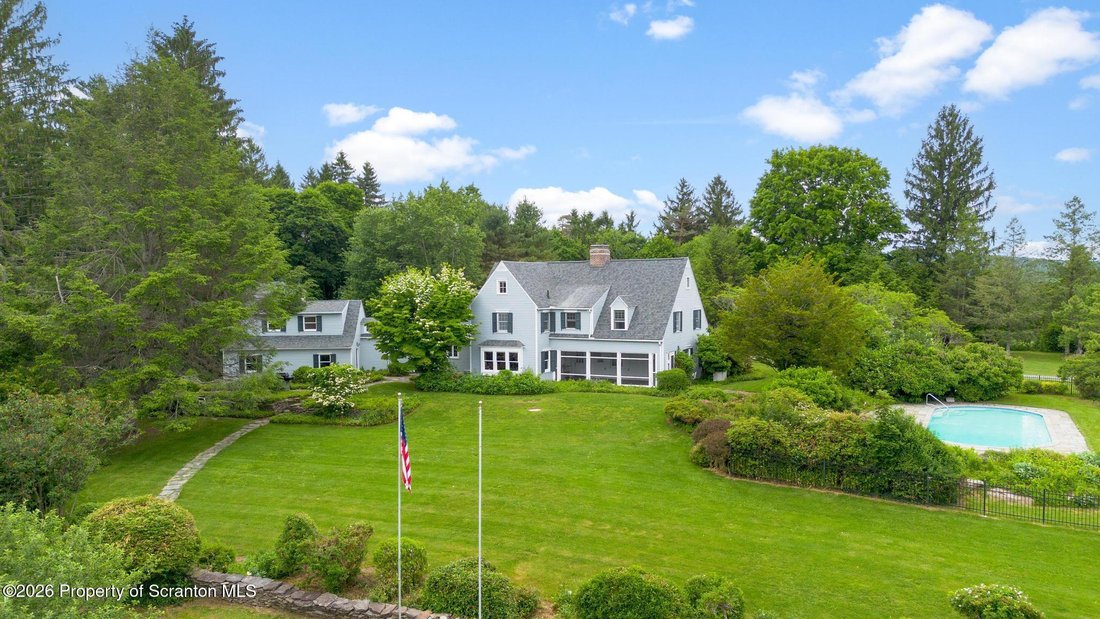 House in Dallas, Pennsylvania, United States 2 - 18181674