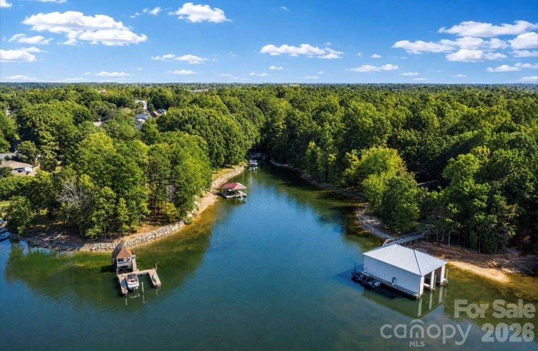 House in Cornelius, North Carolina, United States 4 - 17455696