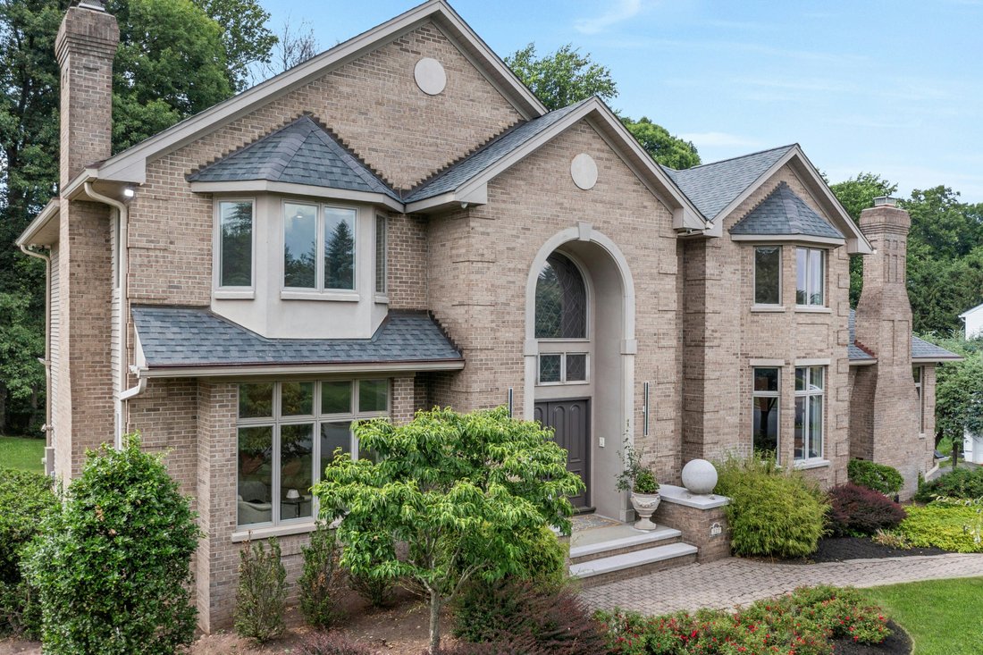 House in Wyckoff, New Jersey, United States 3 - 18181696