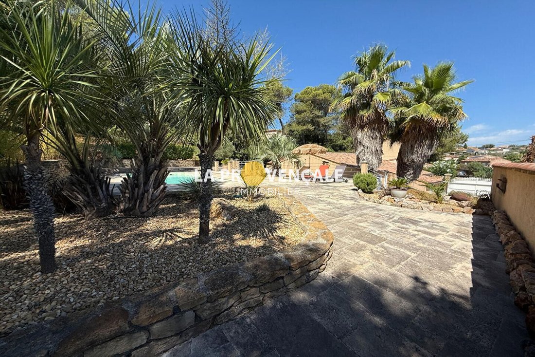 Villa in Centre Ville, Saint-Maximin-la-Sainte-Baume, France 2 - 18182263
