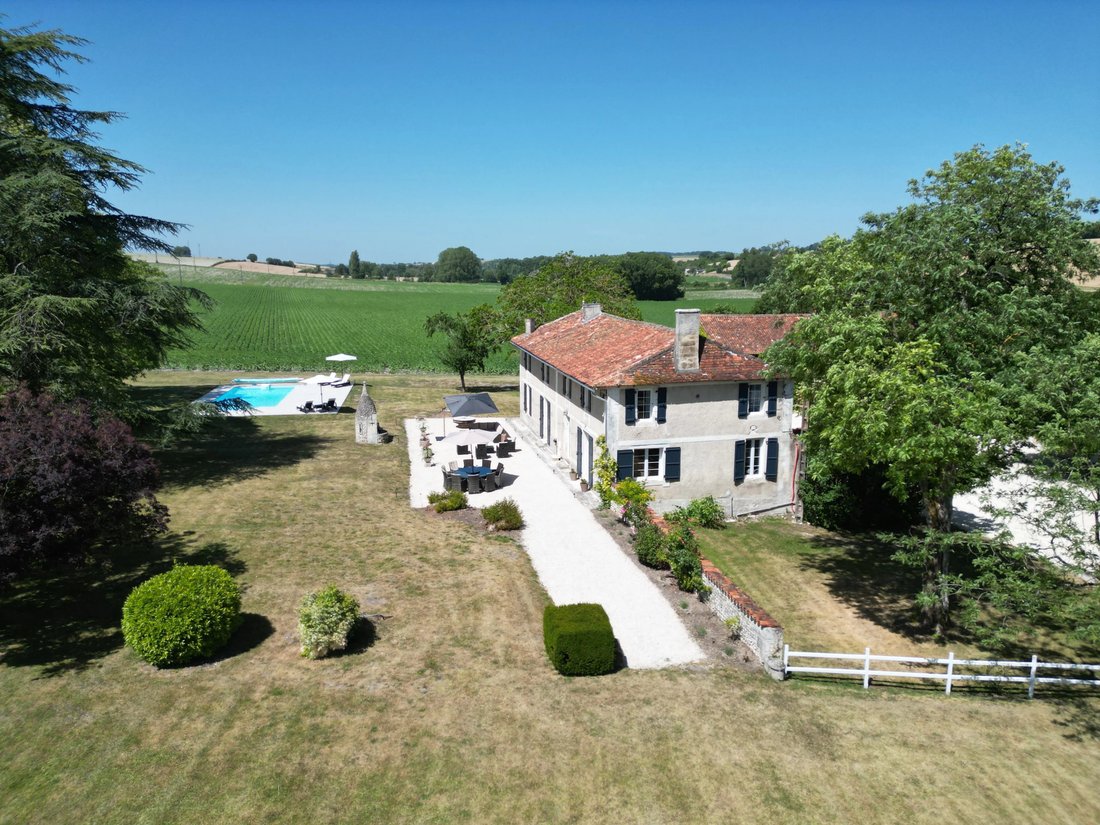 House in Blanzac-Porcheresse, Coteaux-du-Blanzacais, France 3 - 17043497