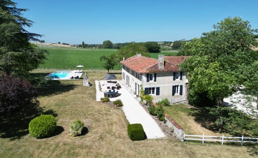 House in Blanzac-Porcheresse, Coteaux-du-Blanzacais, France 1