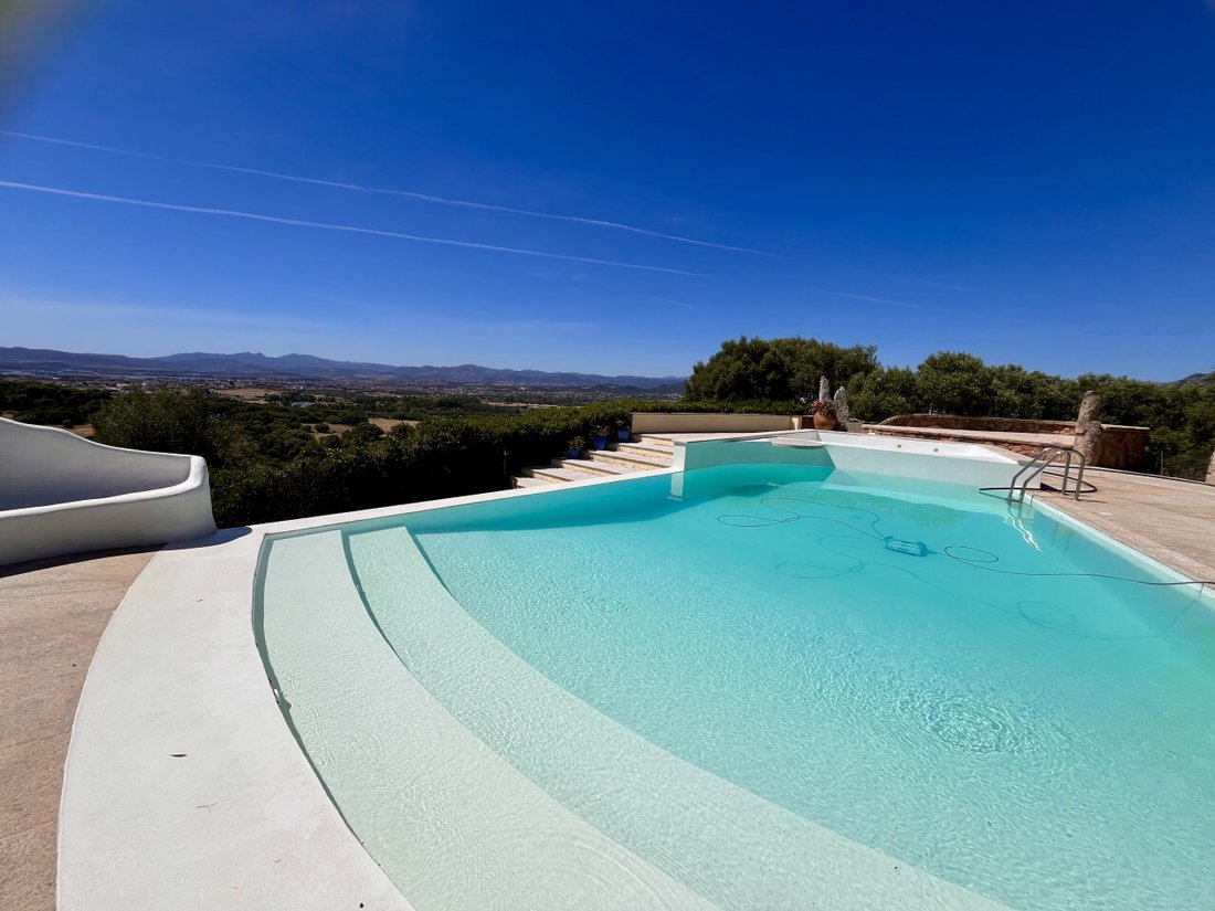 Villa in Peripheral Fractions, Olbia, Sardinia 4 - 14825868