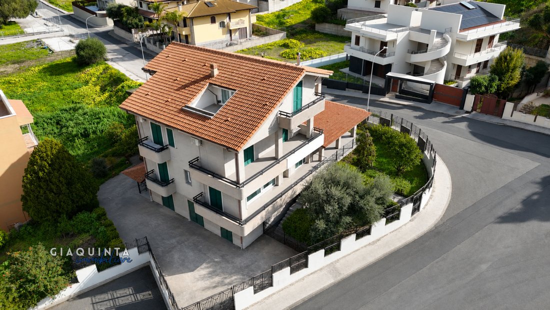 House in Mazzarrone, Sicily, Italy 1 - 18185630