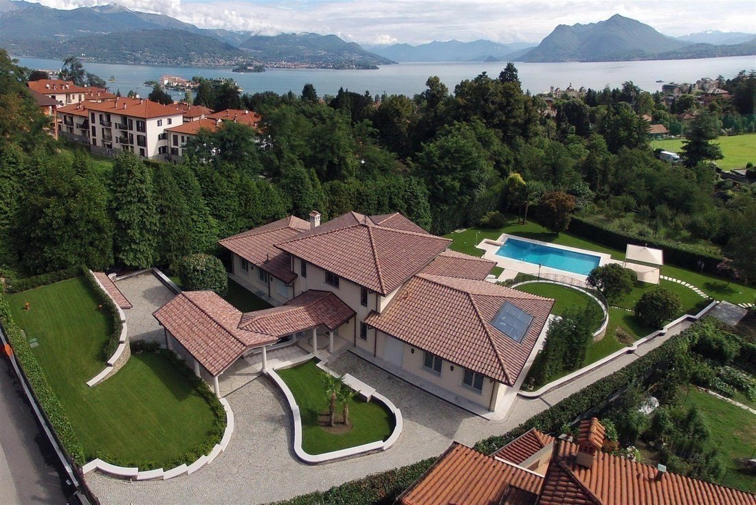 Villa in Stresa, Piedmont, Italy 3 - 18182465
