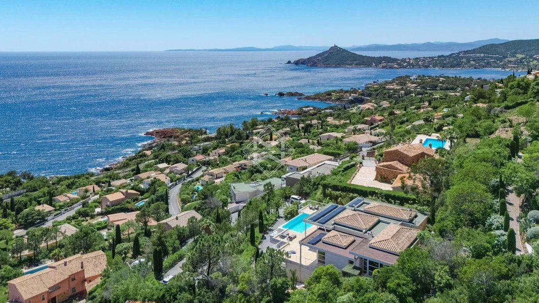 Villa in Le Dramont-Agay-Anthéor-Le Trayas, Saint-Raphaël, France 1 - 18160761