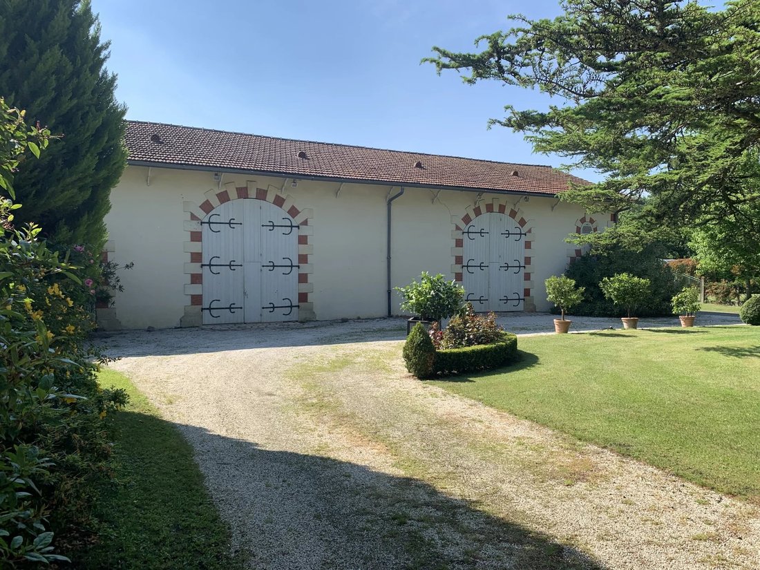 Estate in Le Barp, Nouvelle-Aquitaine, France 4 - 18182665