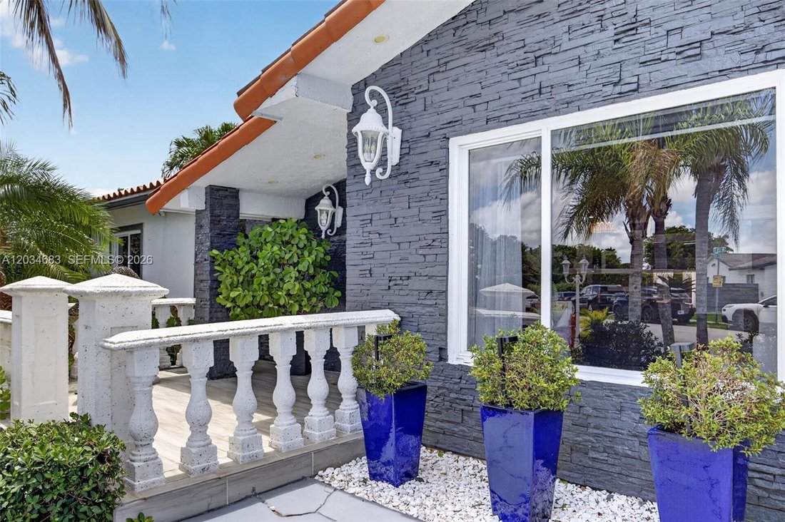 House in West Miami, Florida, United States 5 - 18182325