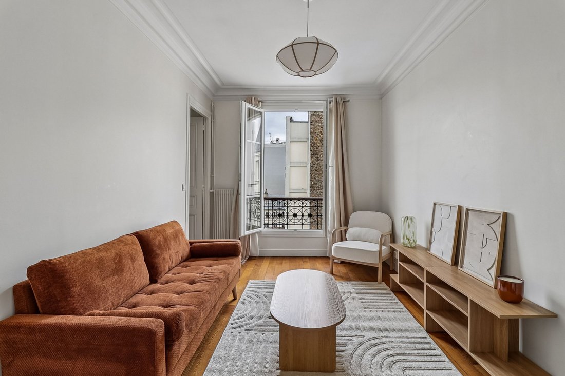 Apartment in Cambronne-Garibaldi, Paris 15e Arrondissement, Paris 1 - 18182673