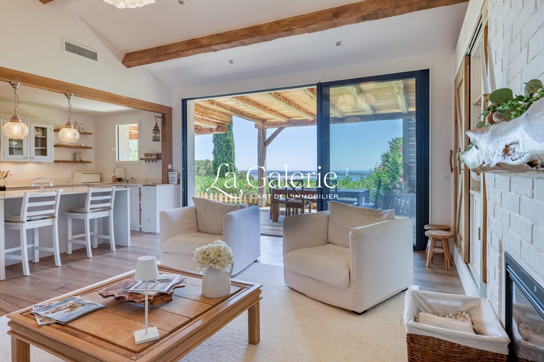 Villa in Hyeres, Provence-Alpes-Côte d'Azur, France 3 - 17072301