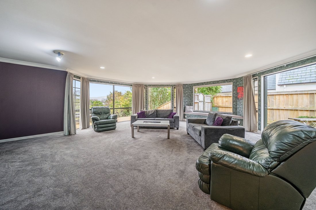 Upper Hutt, Wellington, New Zealand 3 - 18186359