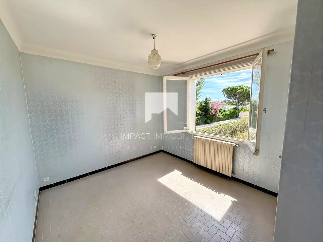 House in Hyeres, Provence-Alpes-Côte d'Azur, France 4 - 18182448