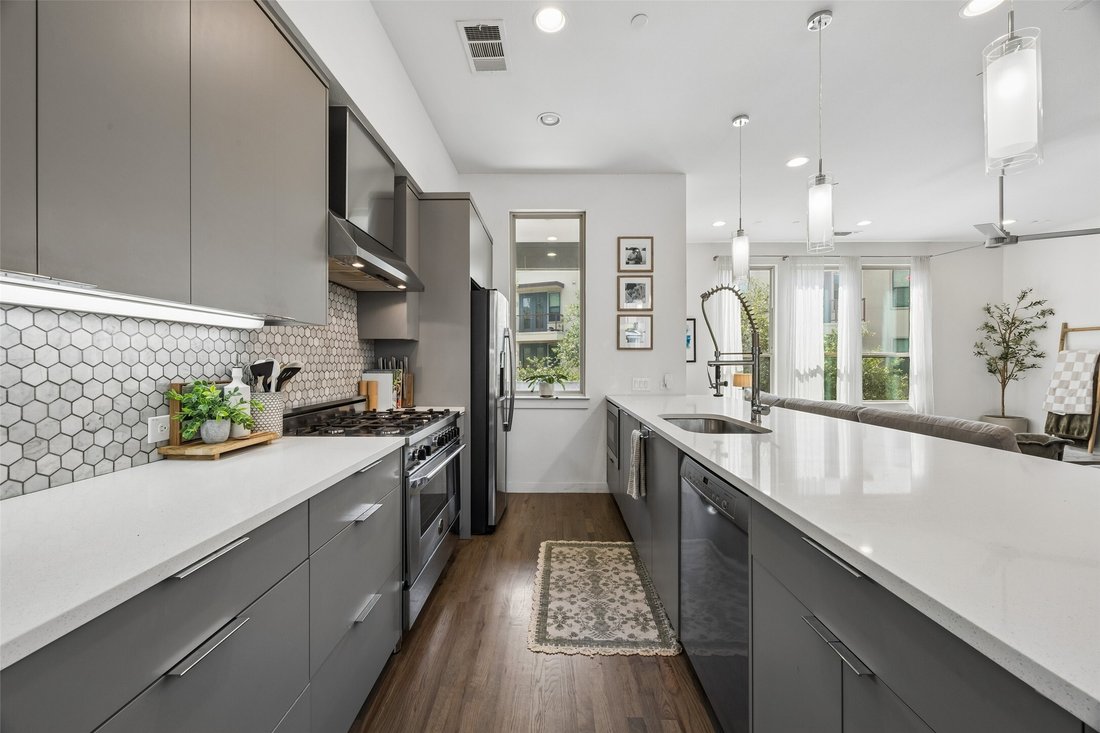 Condo in Dallas, Texas, United States 3 - 18047159