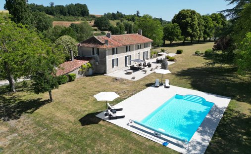 House in Blanzac-Porcheresse, Coteaux-du-Blanzacais, France 1