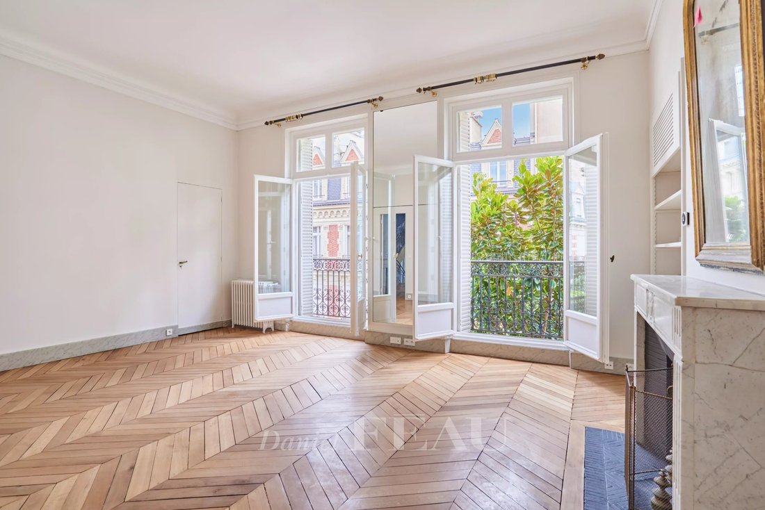 Estate in Neuilly-sur-Seine, Ile-de-France, France 3 - 18182623