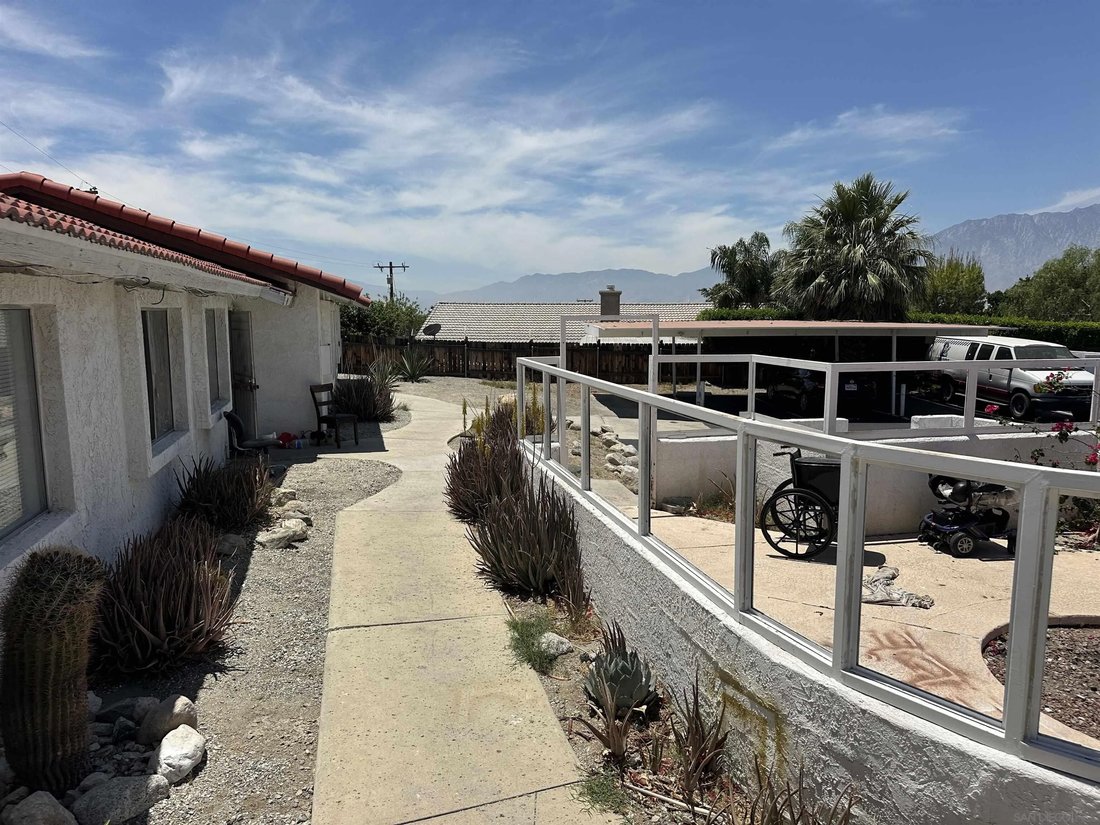 Desert Hot Springs, California, United States 4 - 18184843
