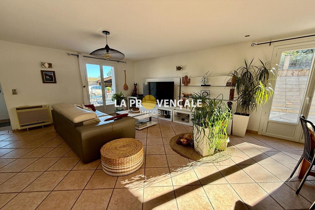 Villa in Centre Ville, Saint-Maximin-la-Sainte-Baume, France 3 - 18182263