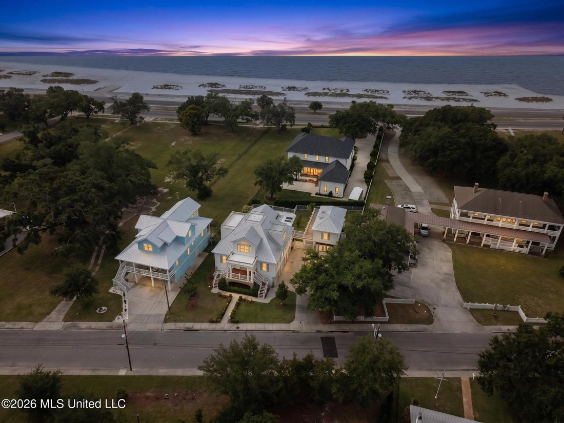 House in Gulfport, Mississippi, United States 2 - 18183503