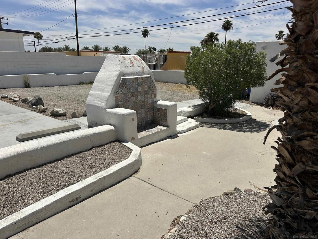 Desert Hot Springs, California, United States 4 - 18184837