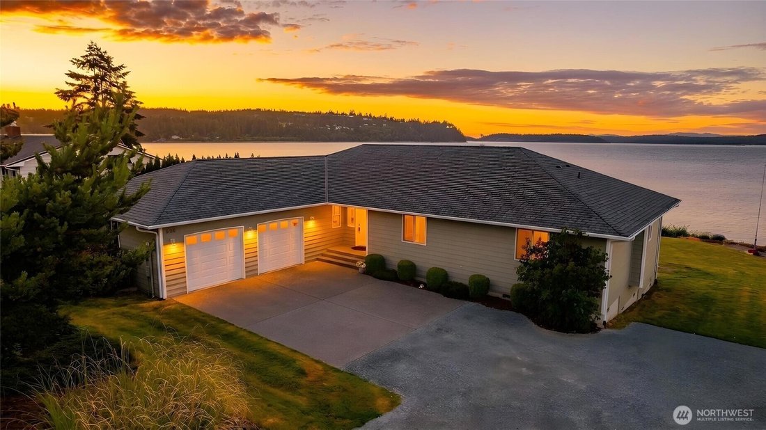 Oak Harbor, Washington, United States 2 - 18181682