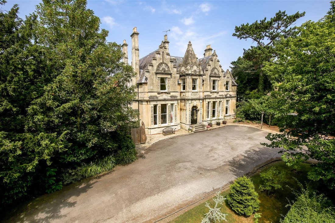 House in Lansdown, Cheltenham, England 1 - 18181626