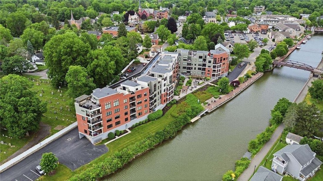 Condo in Fairport, New York, United States 2 - 18183290