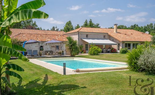 Villa in Penne-d'Agenais, Nouvelle-Aquitaine, France 1