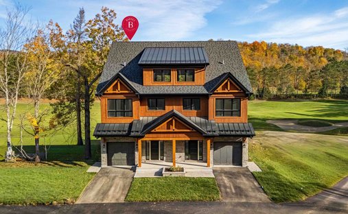 House in Mont-Tremblant, Quebec, Canada 1